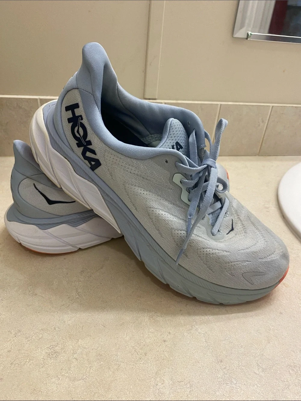 Hoka One Arahi 6 Womens 9 EUC - Picture 8 of 9